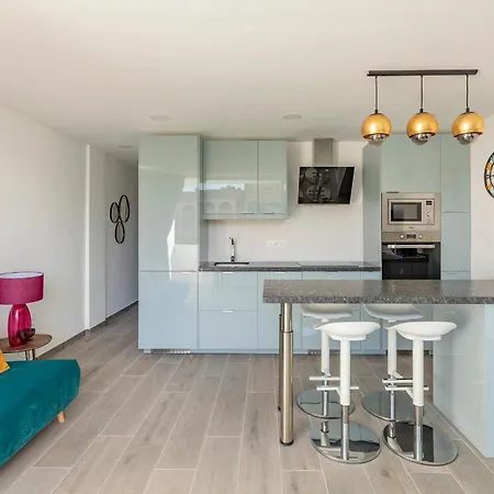 Chic & Stylish Near Yumbo 아파트 플라야 델 잉글스