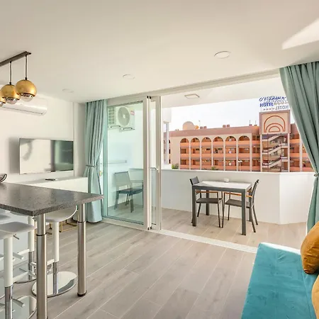 Chic & Stylish Near Yumbo 아파트