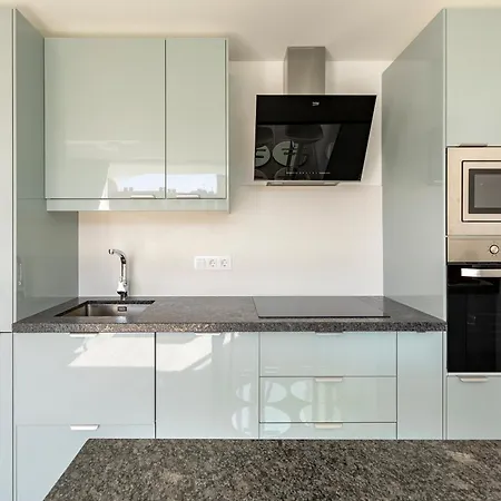 Chic & Stylish Near Yumbo * 플라야 델 잉글스